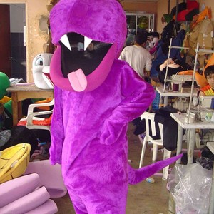 Mascotte du jour chez SPOTSOUND: Mascotte de monstre violet. Costume de serpent violet . Découvrez les mascottes @spotsound_mascots #mascotte #mascottes #marketing #costume #spotsound #personalisé #streetmarketing #guerillamarketing #publicité . Lien: https://www.spotsound.fr/fr/5618-mascotte-de-monstre-violet-costume-de-serpent-violet.html